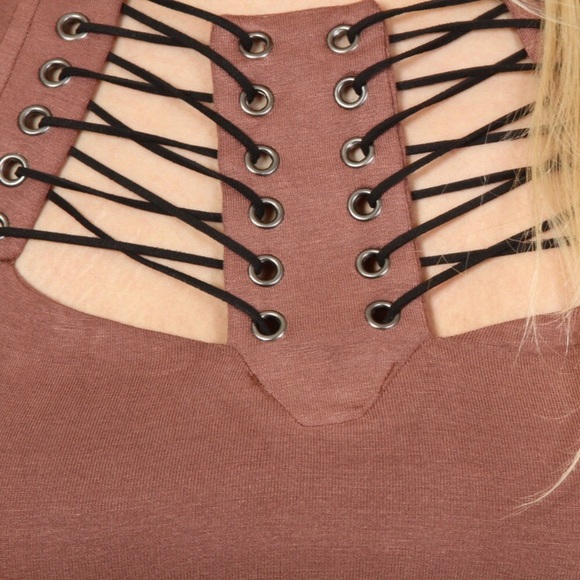 🌸Boutique🌸Layla Lace Up Crop Top - Picture 3 of 6